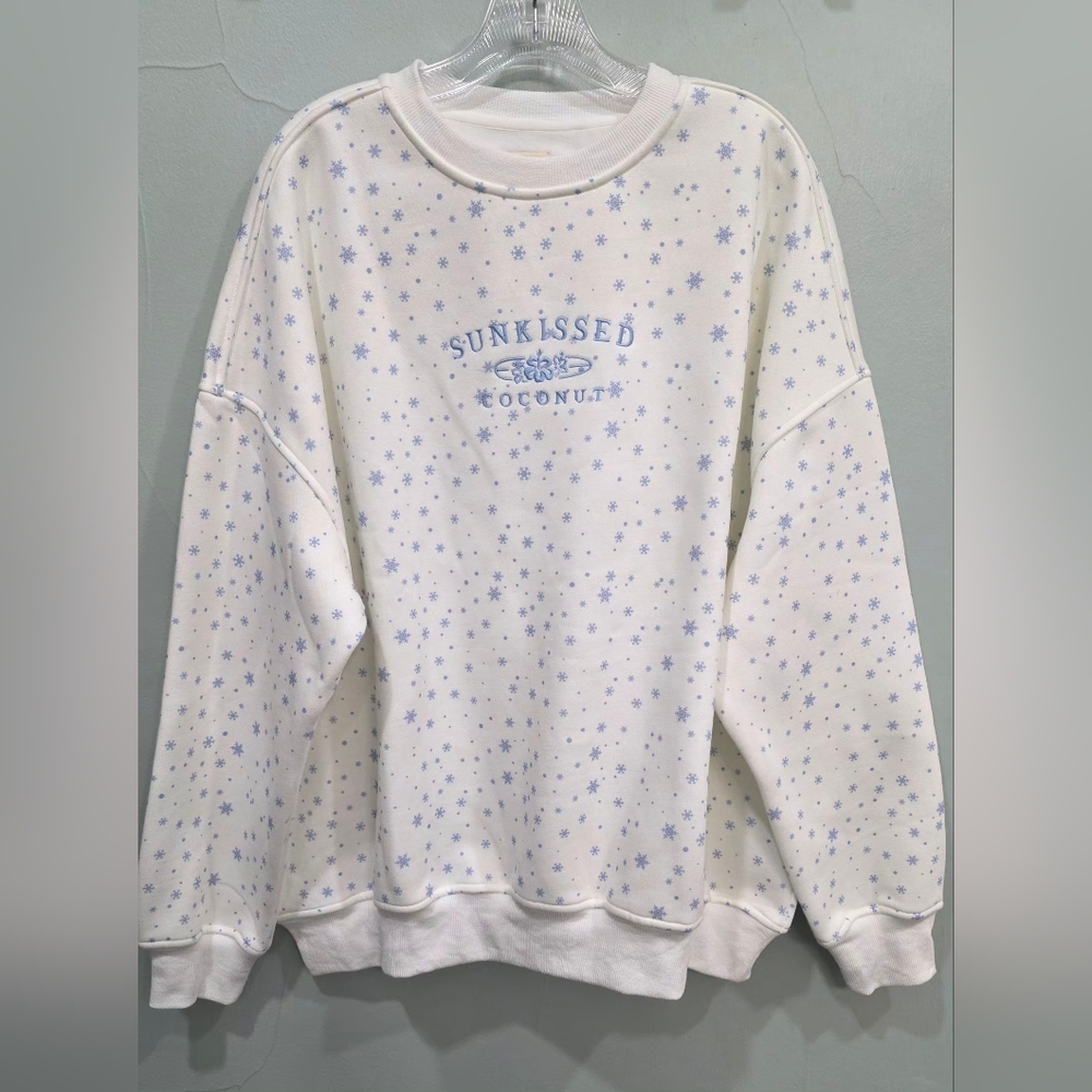 Snowflake Embroider Sweatshirt